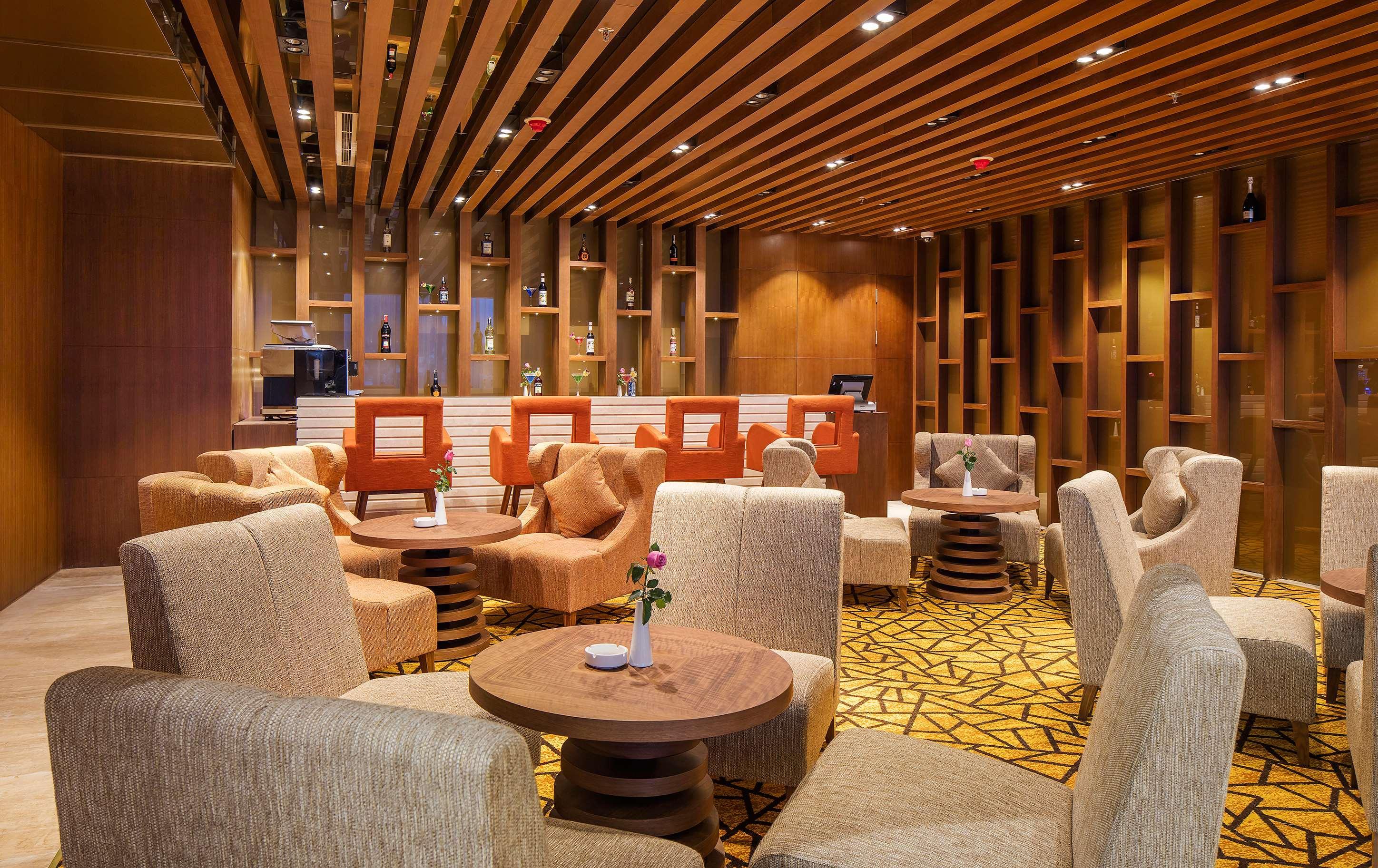 מלון הלונג Wyndham Legend Halong מראה חיצוני תמונה The lounge at the airport