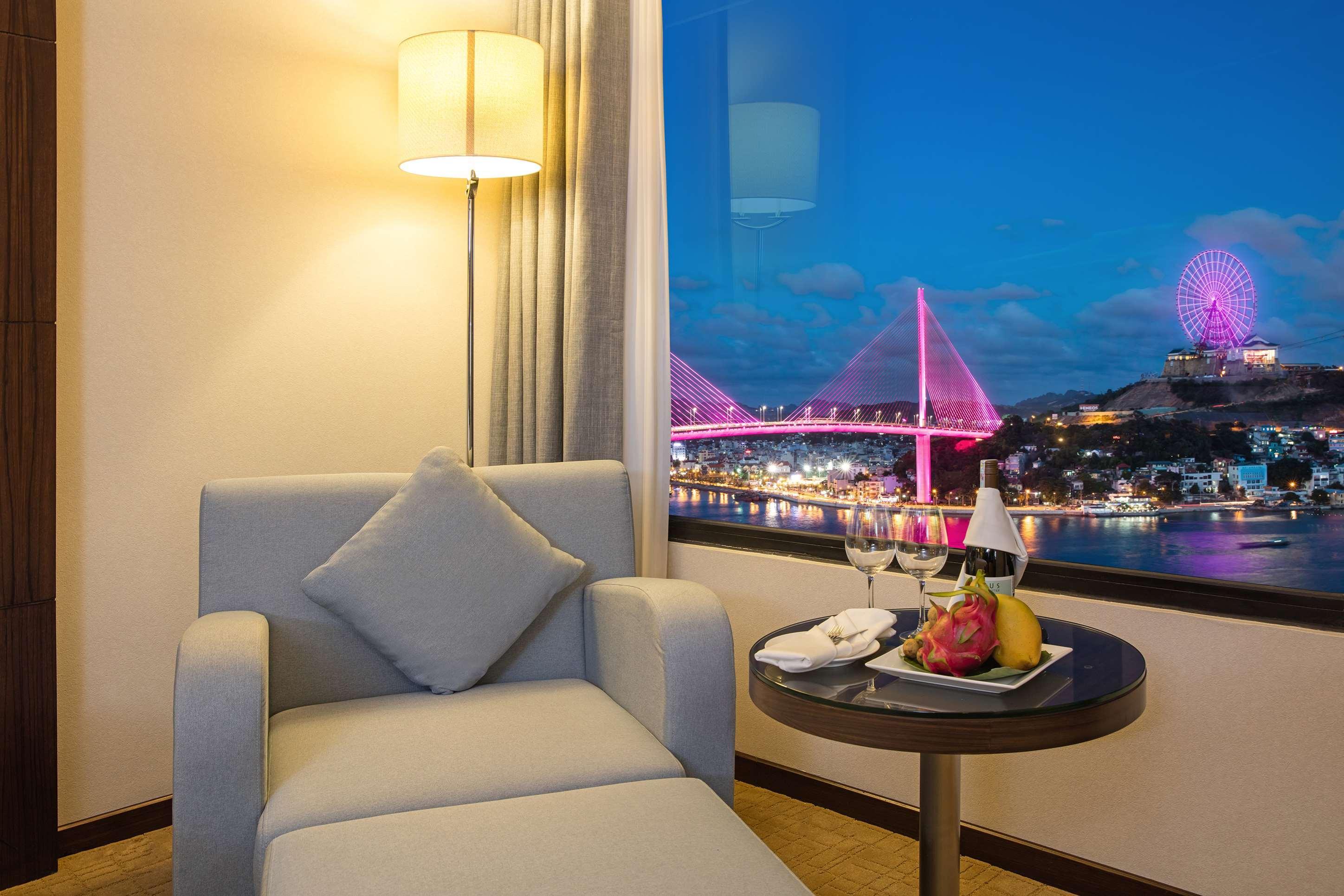 מלון הלונג Wyndham Legend Halong מראה חיצוני תמונה A room at the hotel