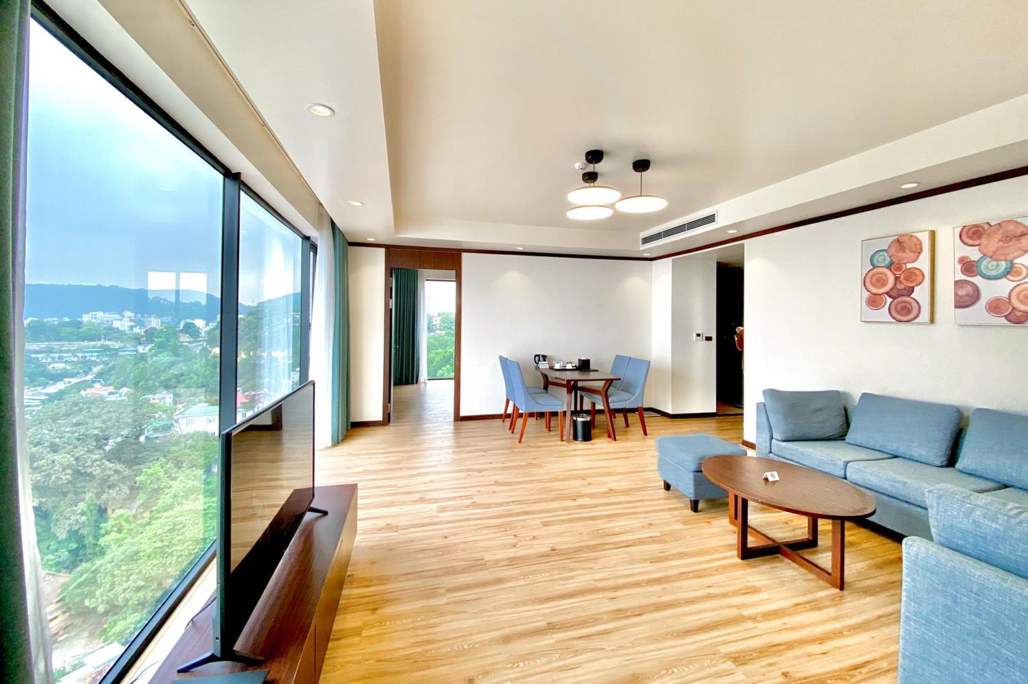 מלון הלונג Wyndham Legend Halong מראה חיצוני תמונה A suite at the hotel